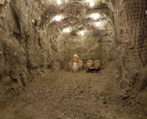 kelowna caves