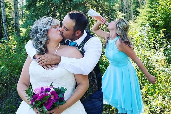 Newly married couple on a wine tour in Lake Country